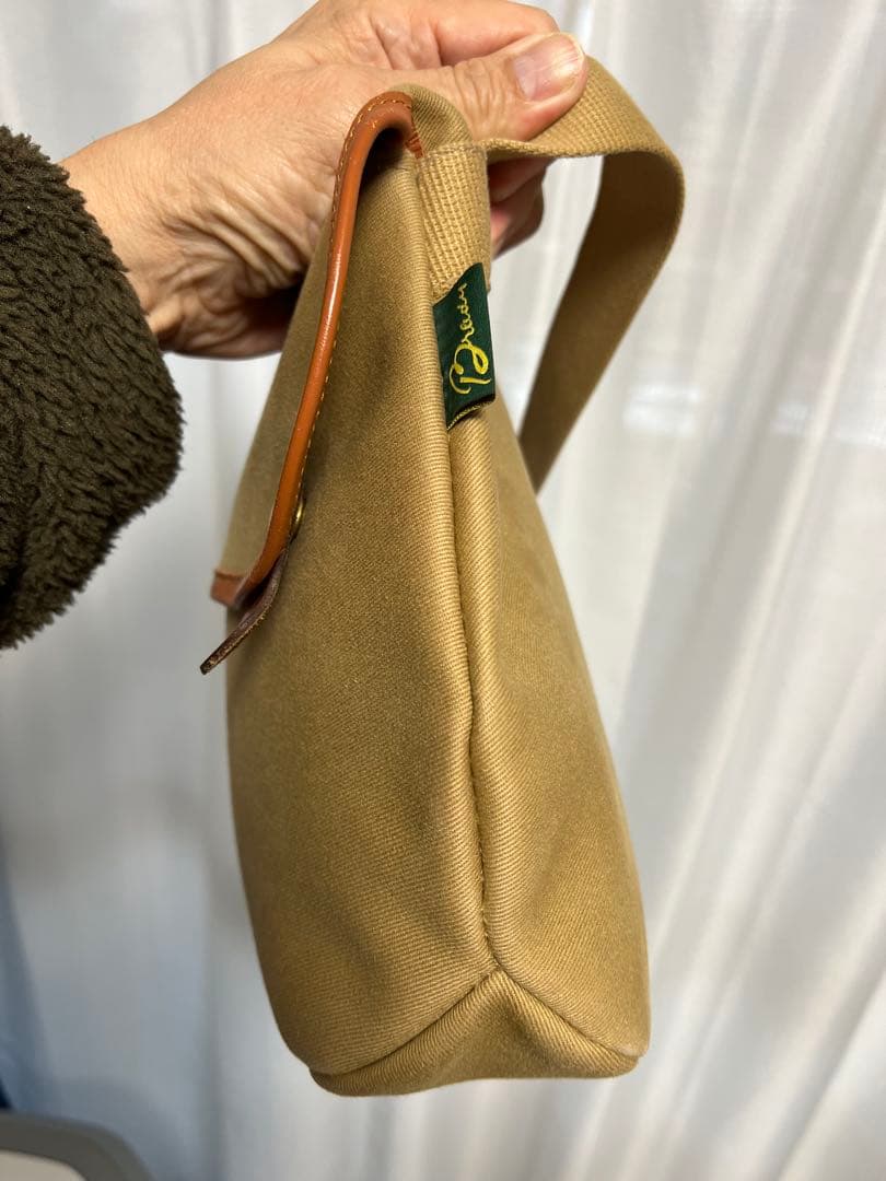 くらら　美品【ブレディ】の\"AVON\"ショルダーバッグ