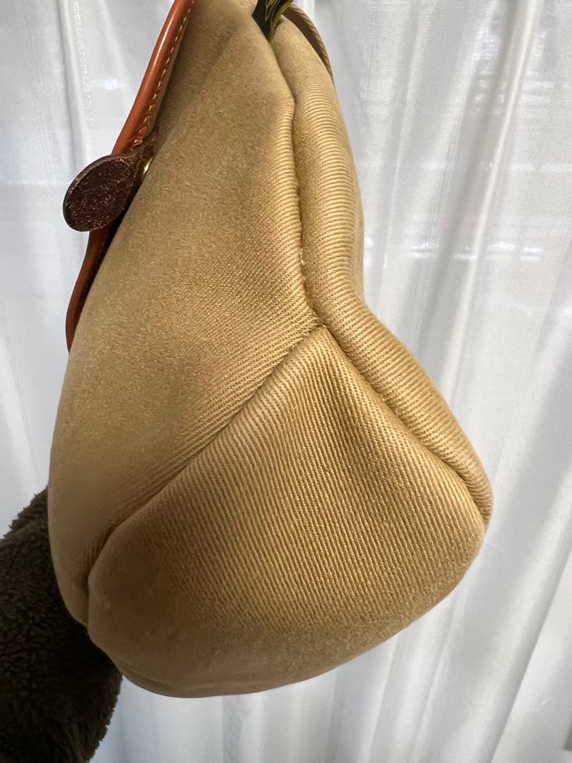 くらら　美品【ブレディ】の\"AVON\"ショルダーバッグ