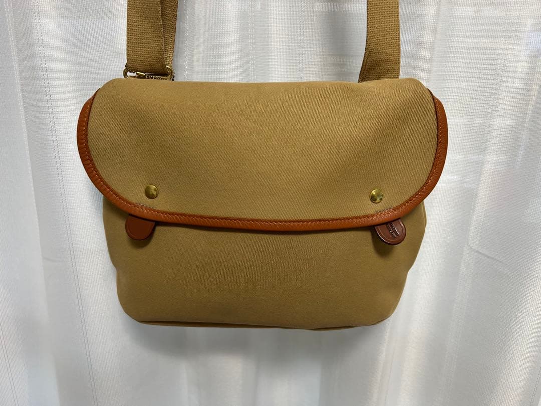 くらら　美品【ブレディ】の\"AVON\"ショルダーバッグ