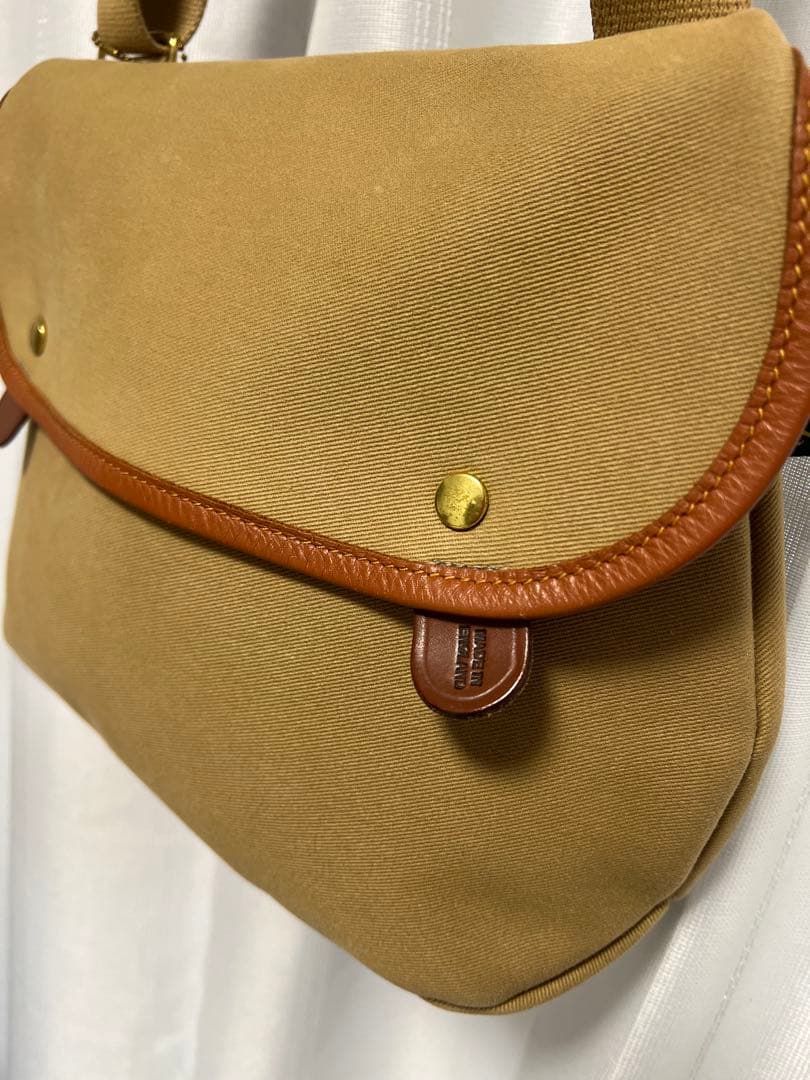 くらら　美品【ブレディ】の\"AVON\"ショルダーバッグ