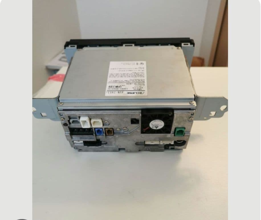 イクリプス　カーナビ　AVN−ZX03i　９インチ