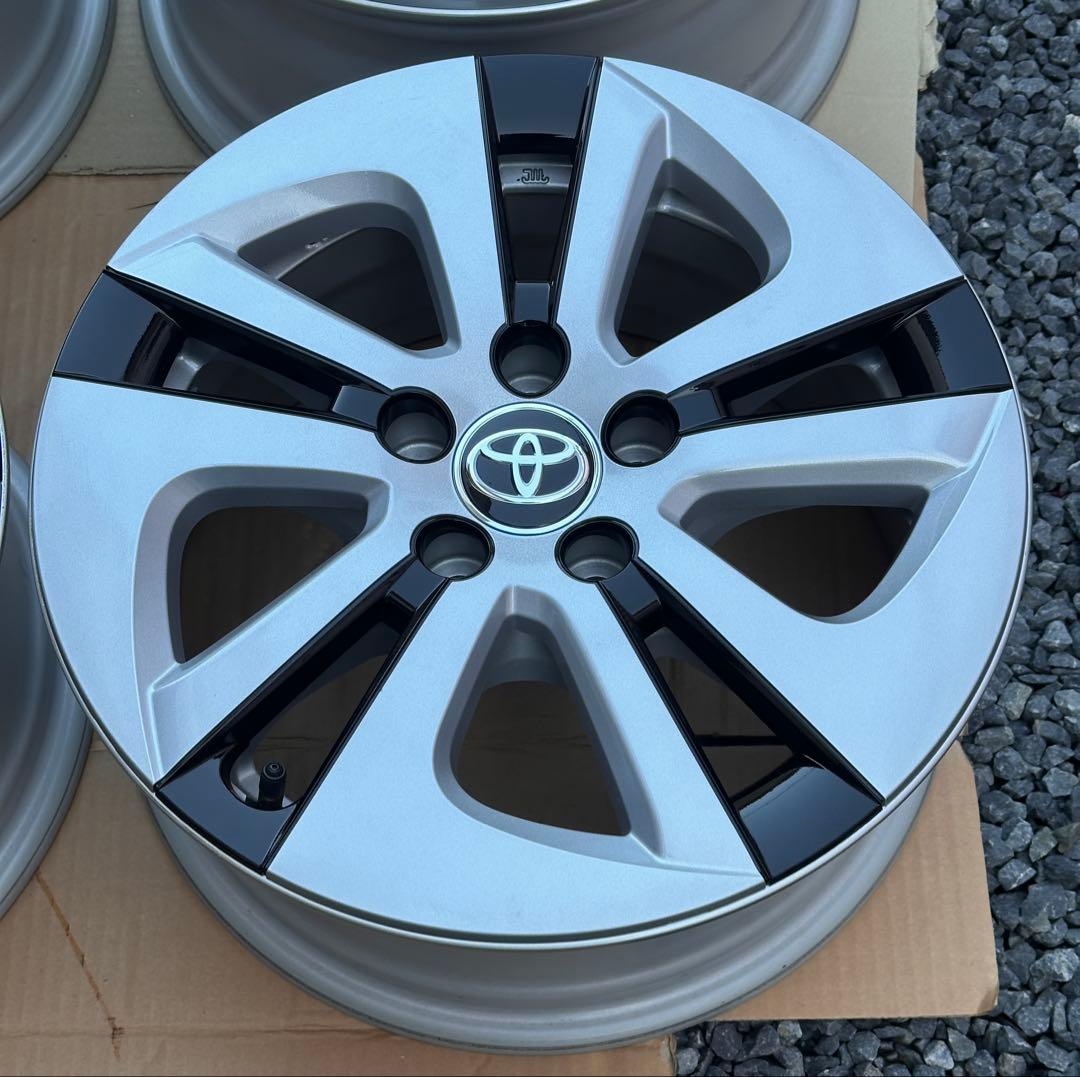 新車外し　50プリウス　トヨタ 15インチ ホイール シルバー/ブラック