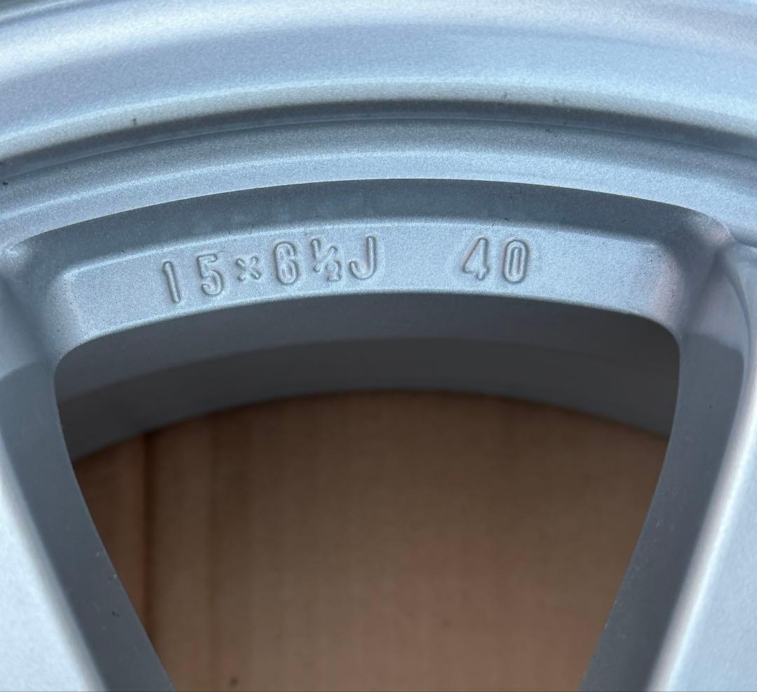 新車外し　50プリウス　トヨタ 15インチ ホイール シルバー/ブラック