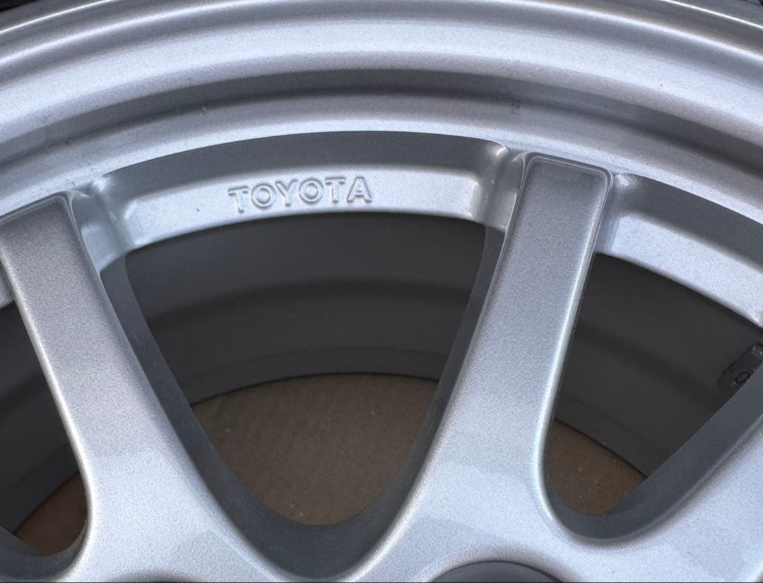 新車外し　50プリウス　トヨタ 15インチ ホイール シルバー/ブラック