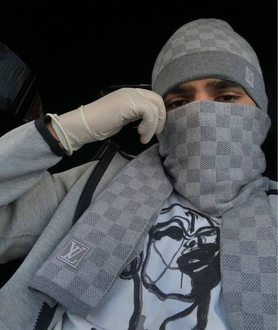 VUITTONマフラーニット帽セット　グレー