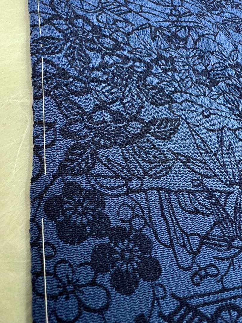 さくら様　　　　未使用しつけ付き　正絹　袷小紋　藍型絵染め