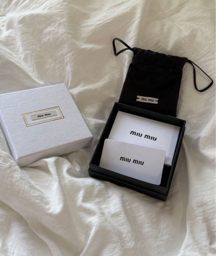 MIU MIU ゴールド フープピアス　片耳