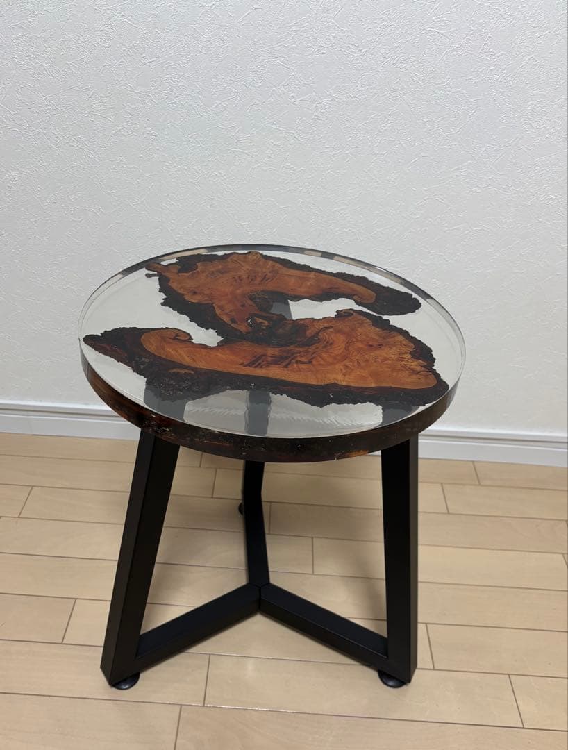 レジンテーブル　サイドテーブル　脚付き　38cm