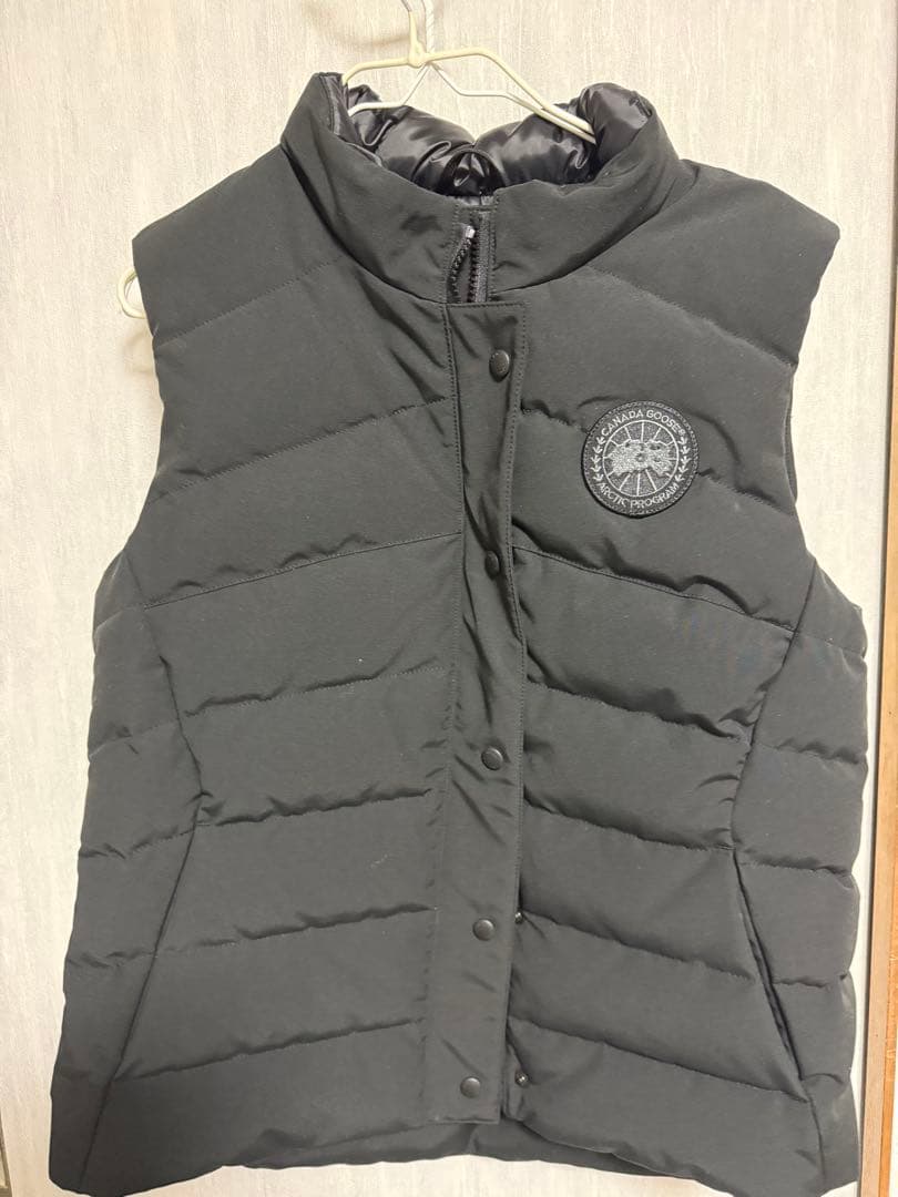 大幅値下週末限定！ほぼ未使用カナダグースダウンベストブラックレーベル2836LB