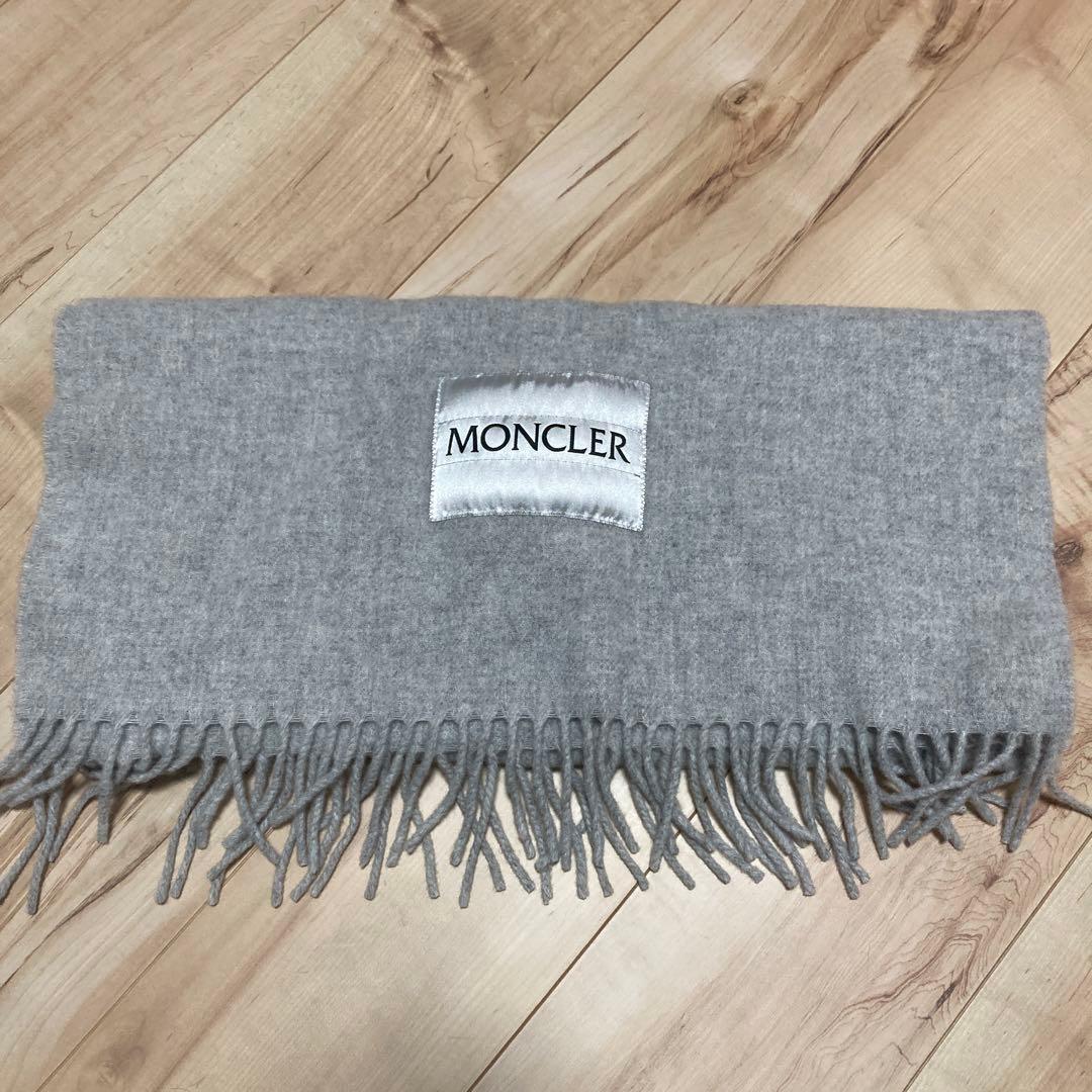 T m⭐︎様　早い者勝ち！MONCLER グレー マフラー 未使用