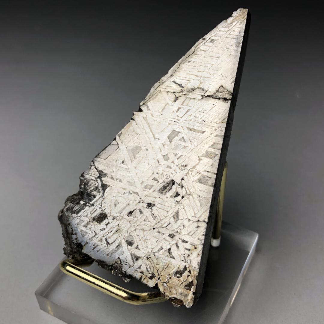 マ*ル様 アルタイ隕石 鉄隕石　原石　重さ約121ｇ 立て付き