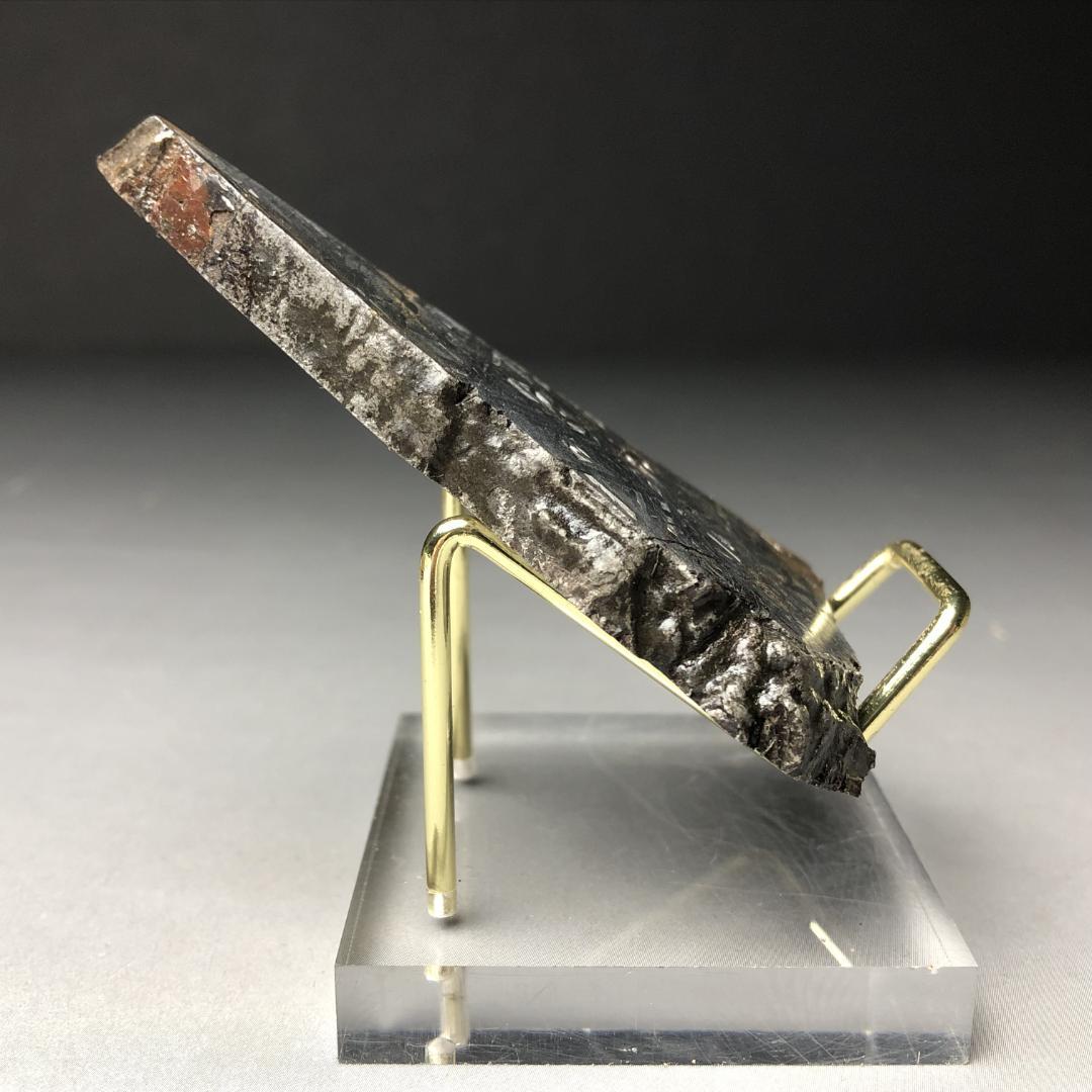 マ*ル様 アルタイ隕石 鉄隕石　原石　重さ約121ｇ 立て付き