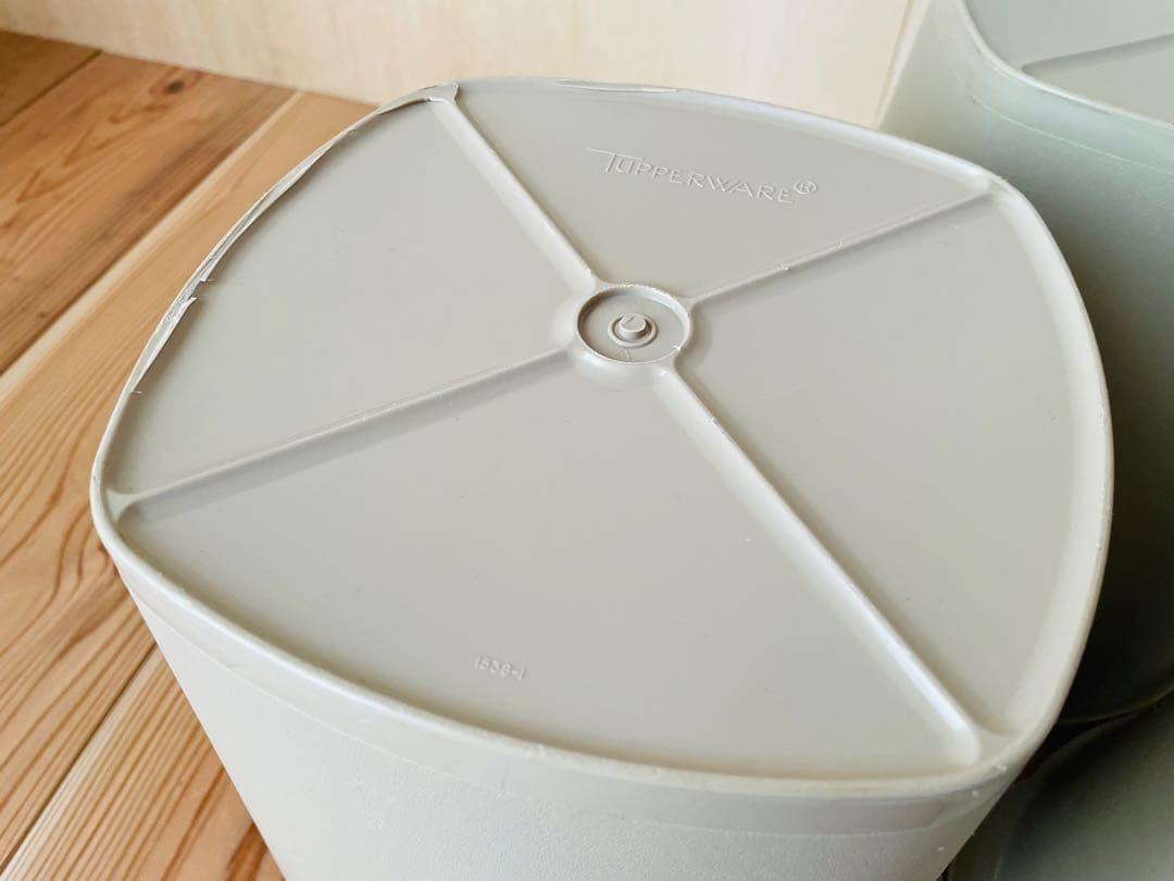 りえ /3個セット/タッパーウェア/マキシクイーンデコレーター/ベージュ