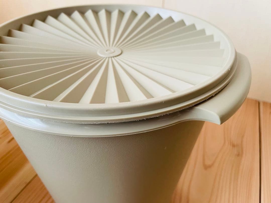 りえ /3個セット/タッパーウェア/マキシクイーンデコレーター/ベージュ