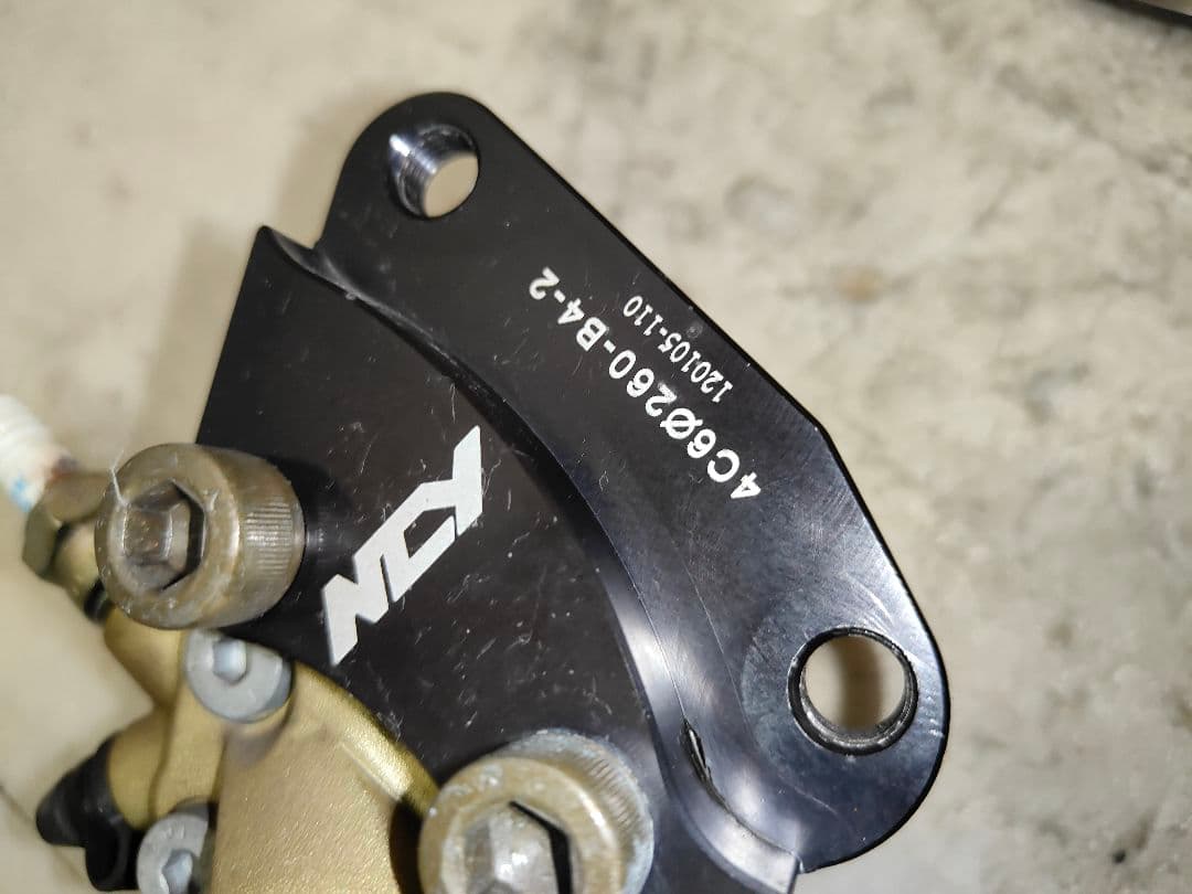 2型3型 シグナスX 用 4ポットブレンボ NCY製サポートと260ロータ付き