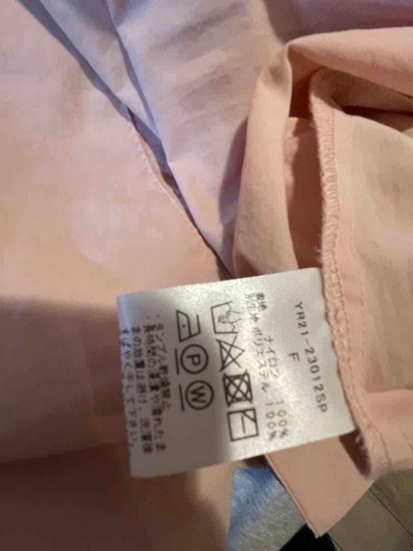 yori フラットカラーティアードブラウス