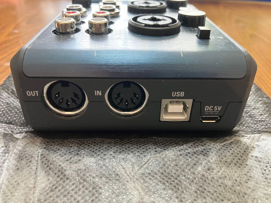 ZOOM U-44 オーディオインターフェース