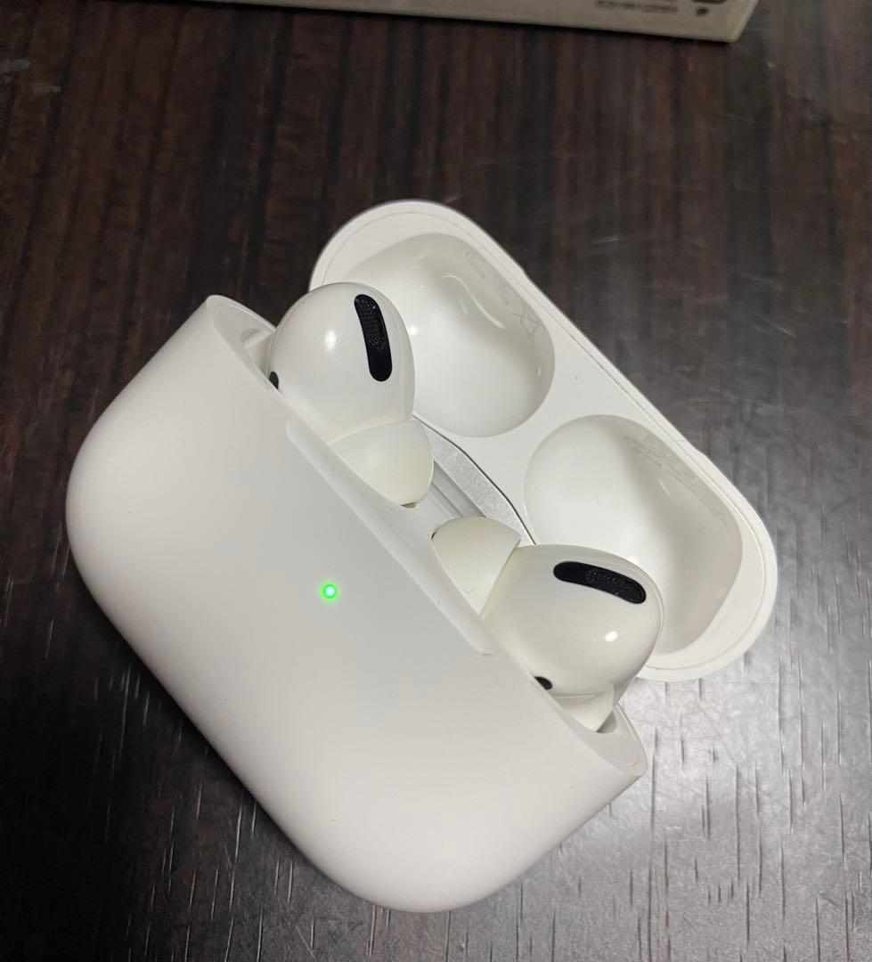 【美品】Apple AirPods Pro 第1世代イヤホン カバー付き