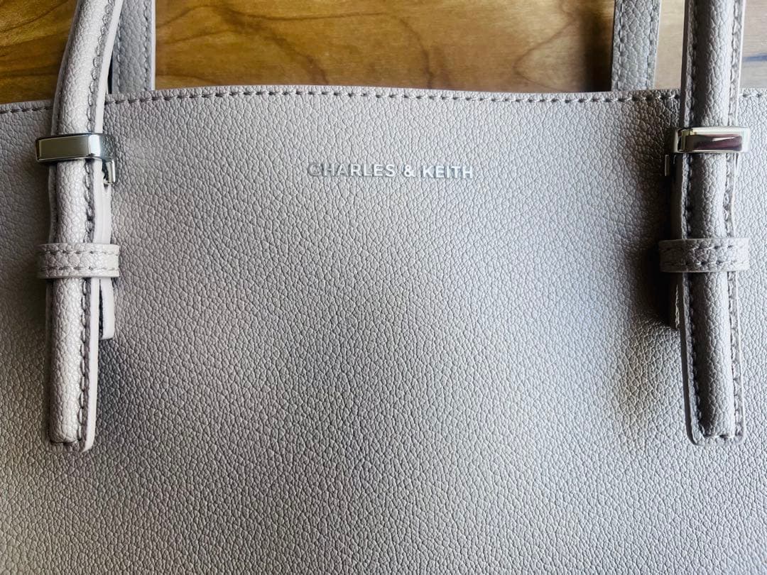 【美品】ベージュトートバッグCharles&keith