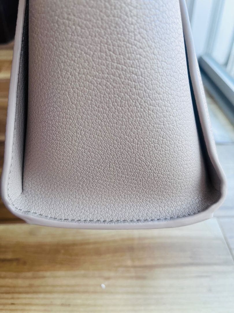 【美品】ベージュトートバッグCharles&keith