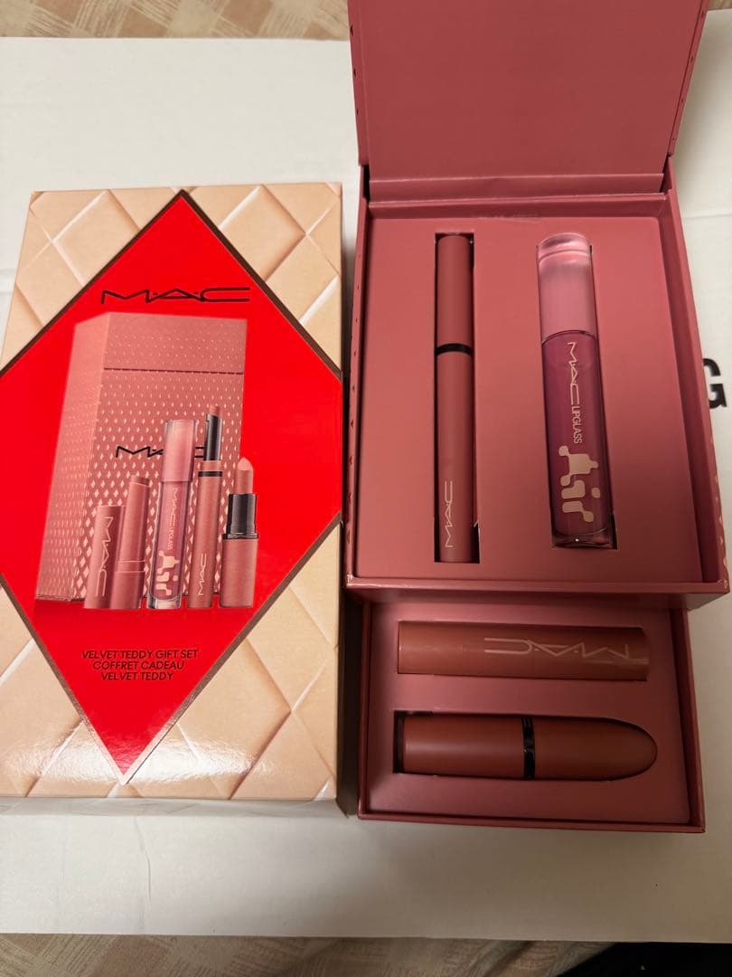 MAC トータリーテディリップキット