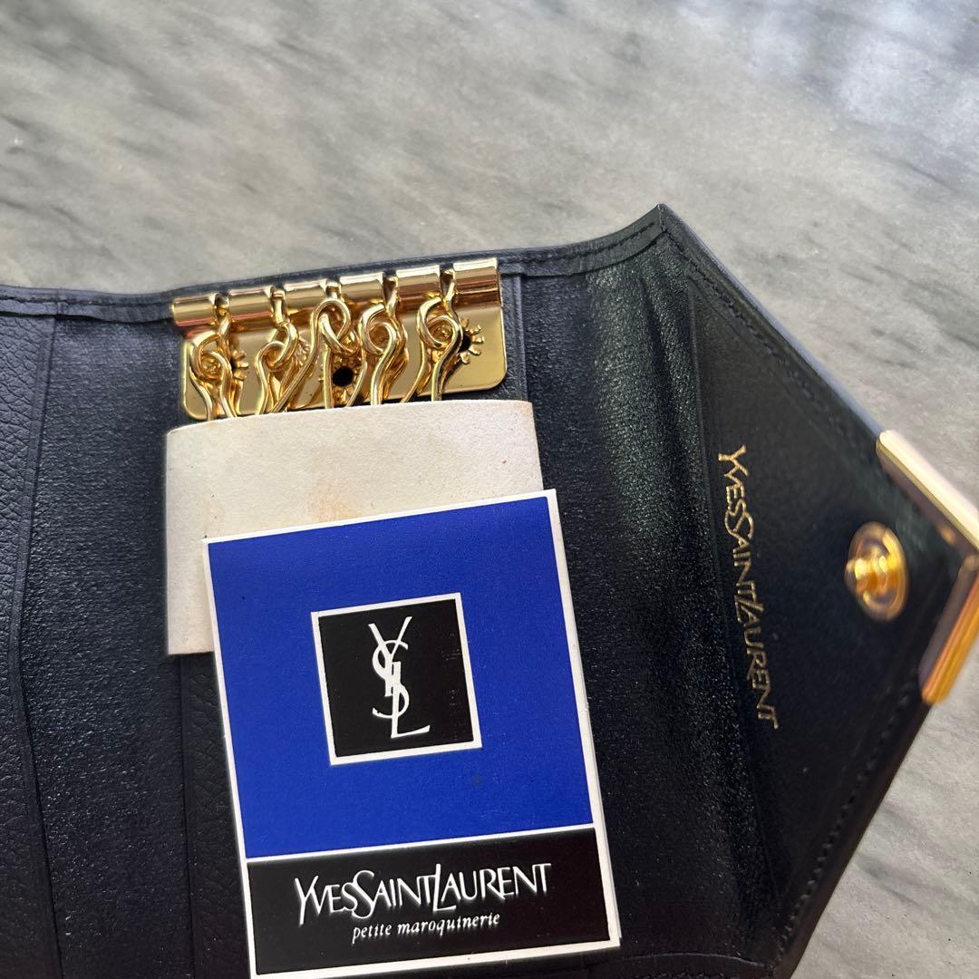 Yves Saint Laurent ブラックキーケース