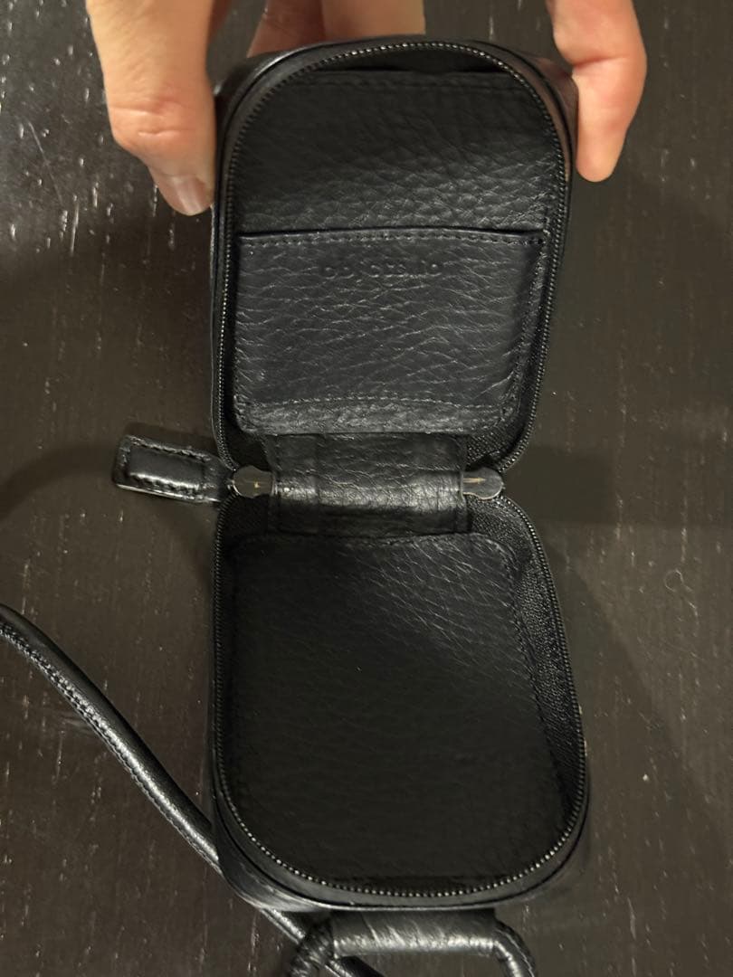 objcts.io マイクロバッグ ブラック レザー ストラップ