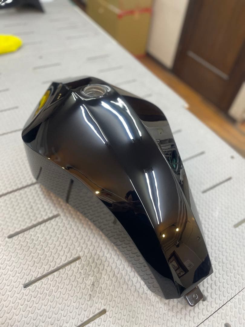 ハーレー ブレイクアウト タンク