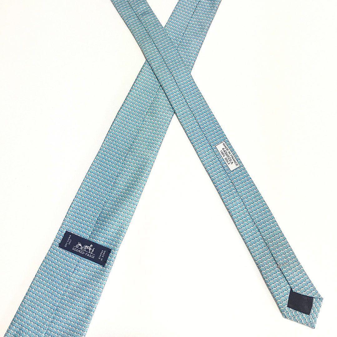 未使用級 エルメス HERMES ネクタイ シルク100% ライトブルー系 総柄