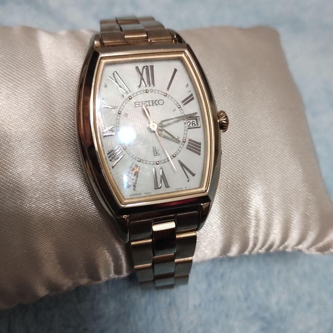 未使用級！セイコールキアSEIKOLUKIAチタン白蝶貝ダイヤ定価101200円