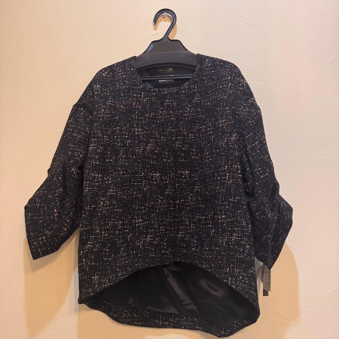 Aga ブラック 、ゴールド、ラメ入りノーカラージャケット ヤマダヤ