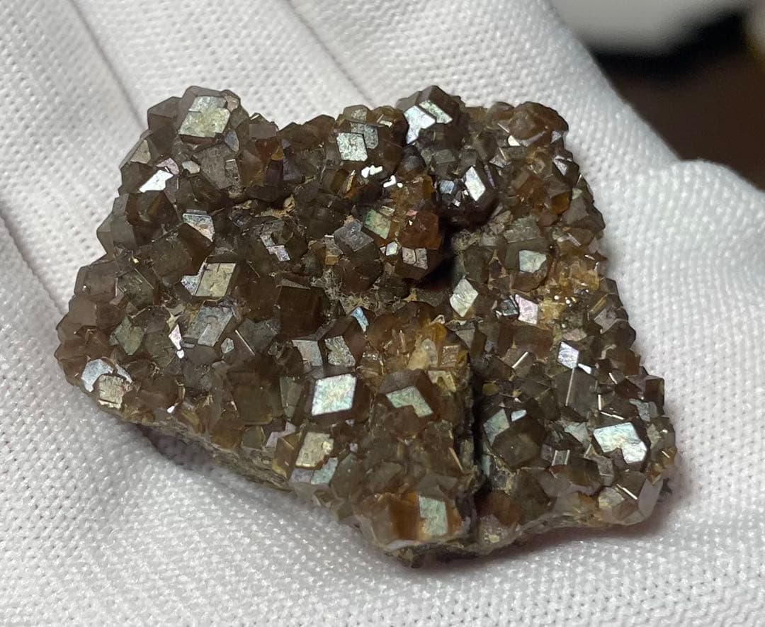 奈良県 川迫鉱山　レインボーガーネット 群晶 約33g