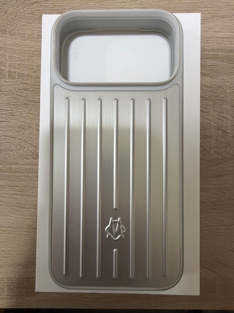 RIMOWA シルバー iPhone17Pro Maxケース