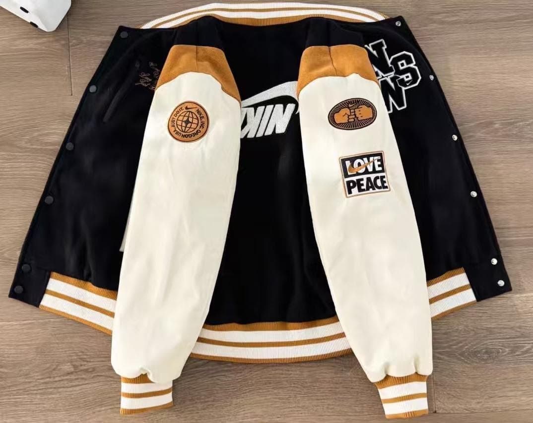 Nike スタジャン