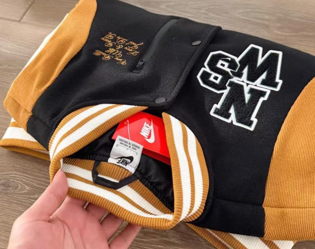 Nike スタジャン