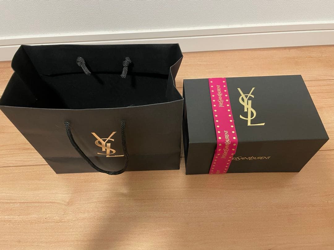 リブレ オーデパルファム　香水　紙袋箱付き