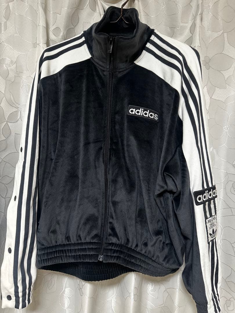 adidas ADIBREAK VELOUR 重盛さと美 ジャージ 黒