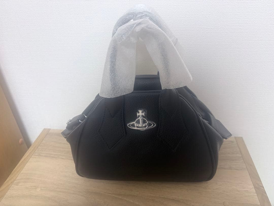 新品未使用 ヴィヴィアン ヤスミン スモール 黒