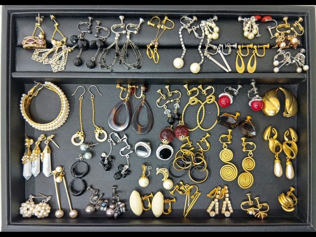 ピアス・イヤリングとネックレスのまとめ売り 未使用ライター付属品付き