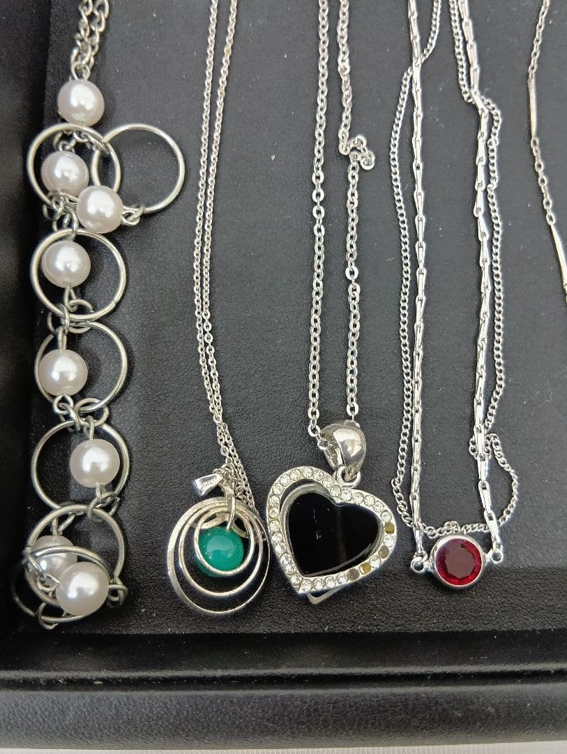 ピアス・イヤリングとネックレスのまとめ売り 未使用ライター付属品付き