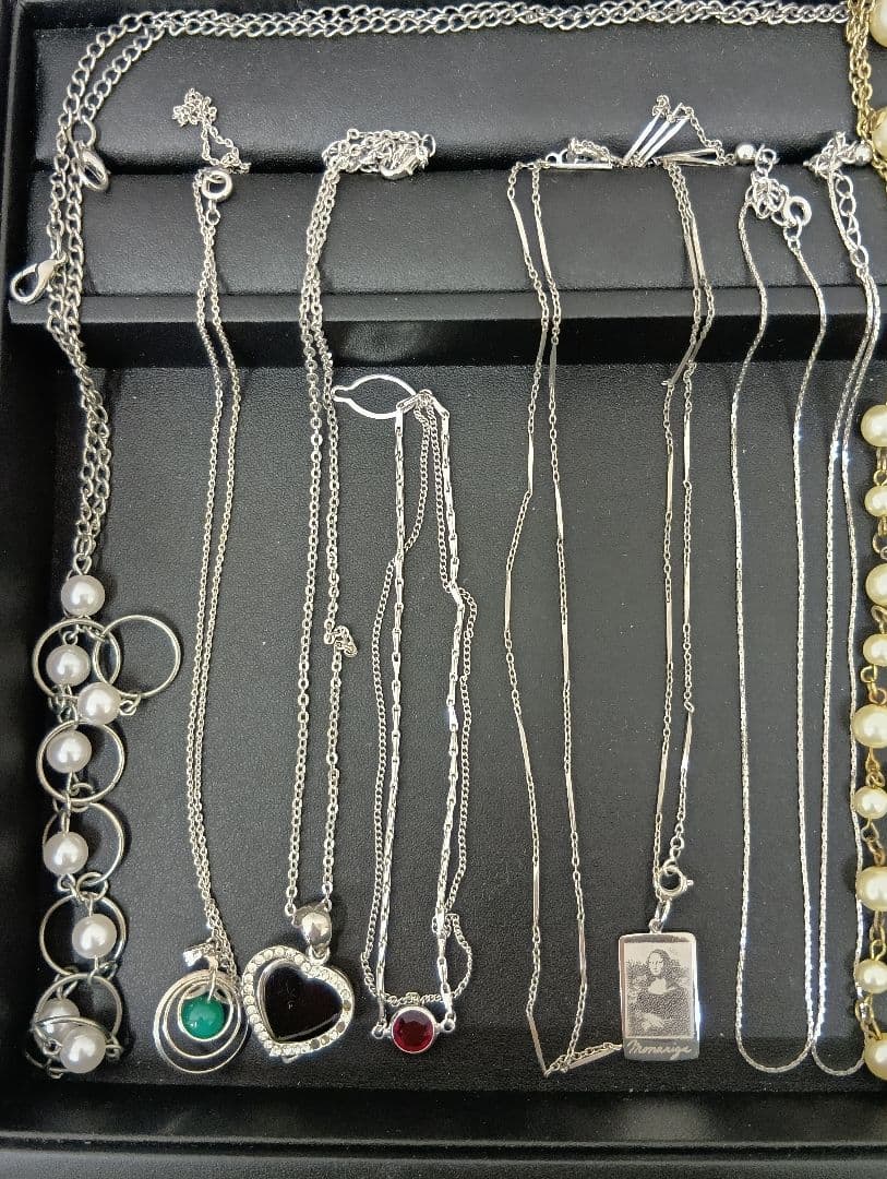 ピアス・イヤリングとネックレスのまとめ売り 未使用ライター付属品付き