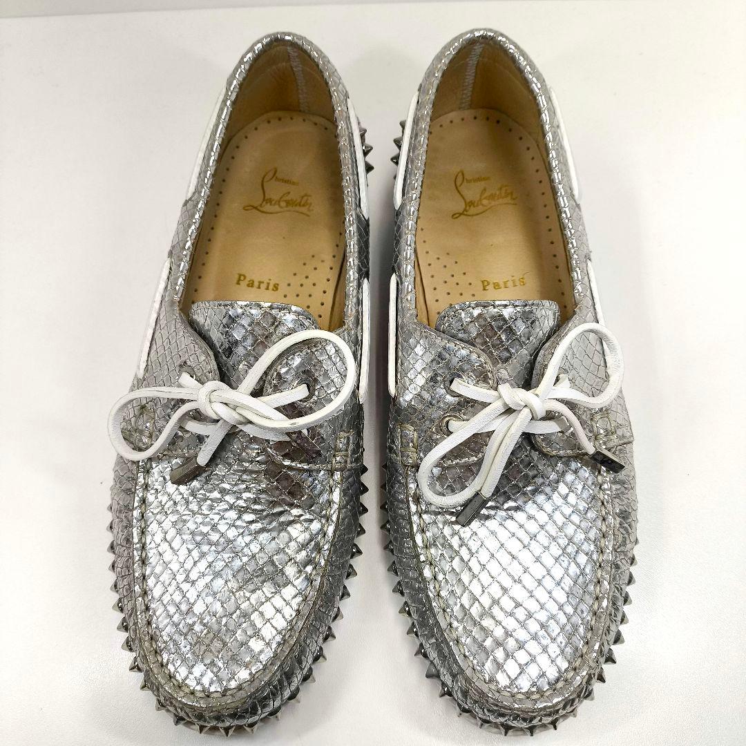 美品 42 クリスチャンルブタン スタッズ デッキシューズ シルバー
