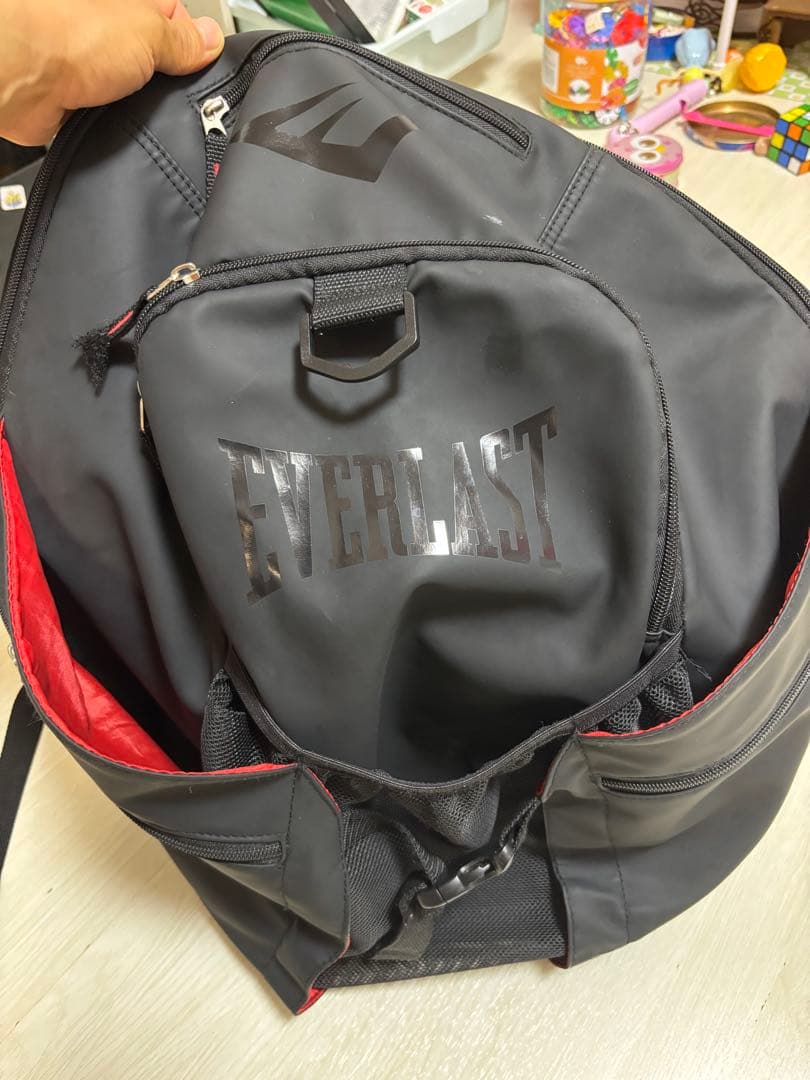 EVERLAST ボクシングバックパック 黒/赤