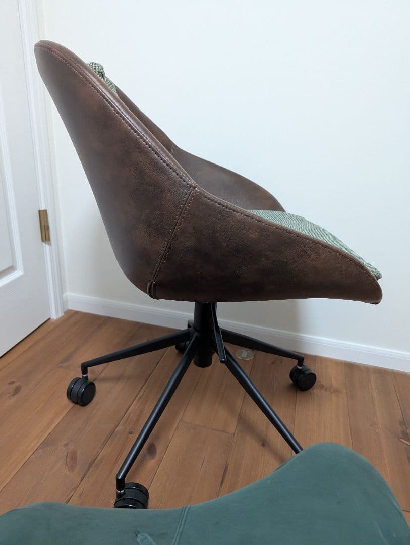 adepeche パニッシュ オフィス チェア