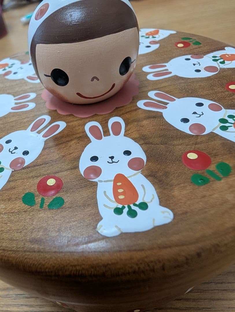 木絵雑貨　菓子器(うさぎ)