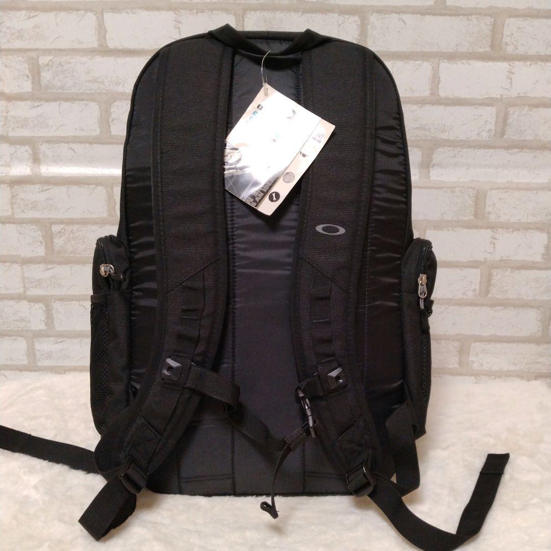 未使用 OAKLEY ノートPCリュックarchive 大容量 マルチポケット