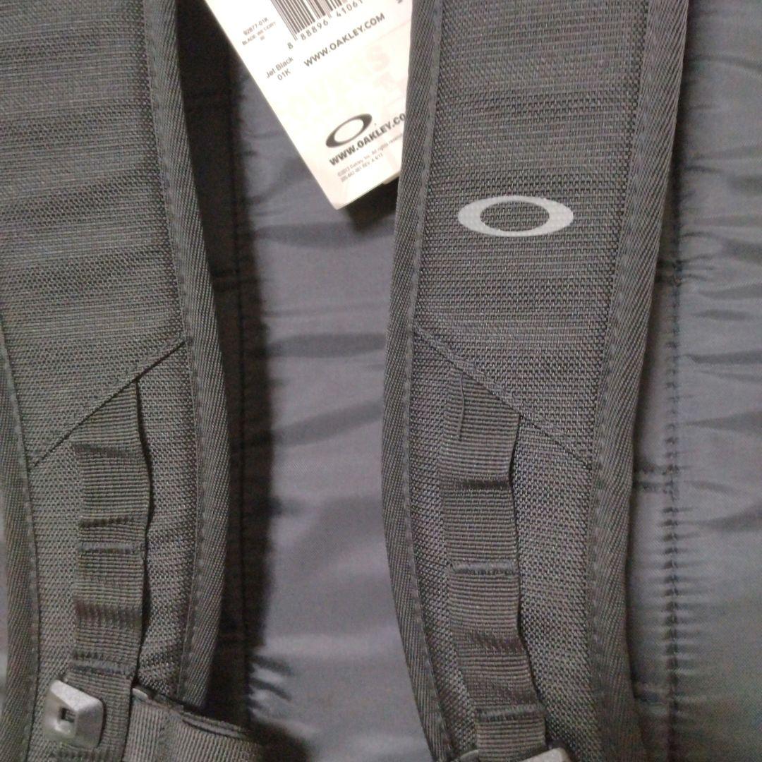 未使用 OAKLEY ノートPCリュックarchive 大容量 マルチポケット