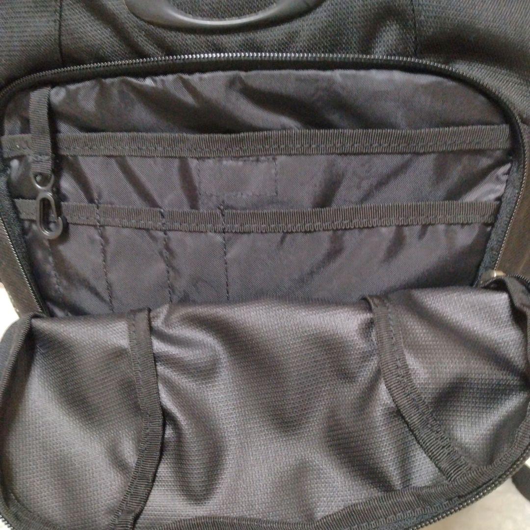 未使用 OAKLEY ノートPCリュックarchive 大容量 マルチポケット