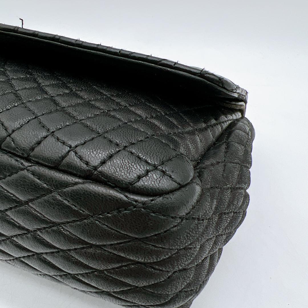 BALLY キルティング チェーン ショルダーバッグ　　ブラック f512