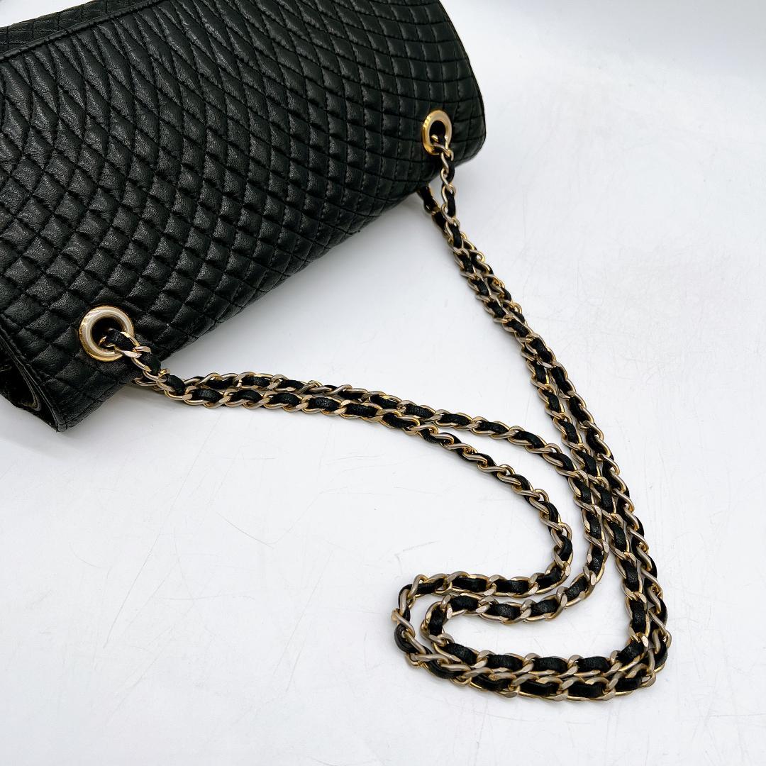 BALLY キルティング チェーン ショルダーバッグ　　ブラック f512